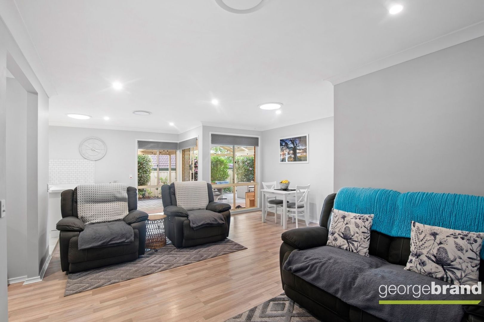 11 Thurling Avenue, Kariong NSW 2250, Image 2