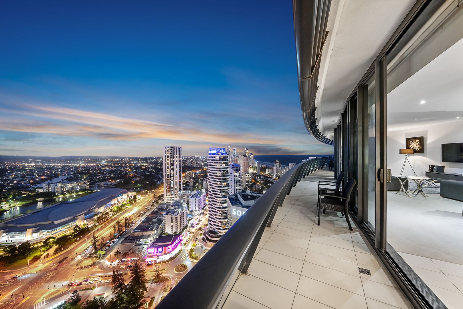 23401/21 Elizabeth Avenue, Broadbeach QLD 4218, Image 2