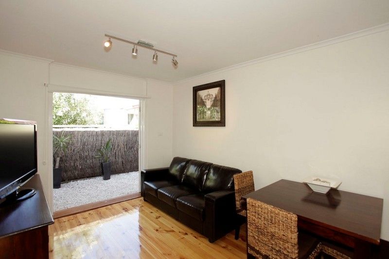 2/8 Chester Street, Henley Beach SA 5022, Image 2