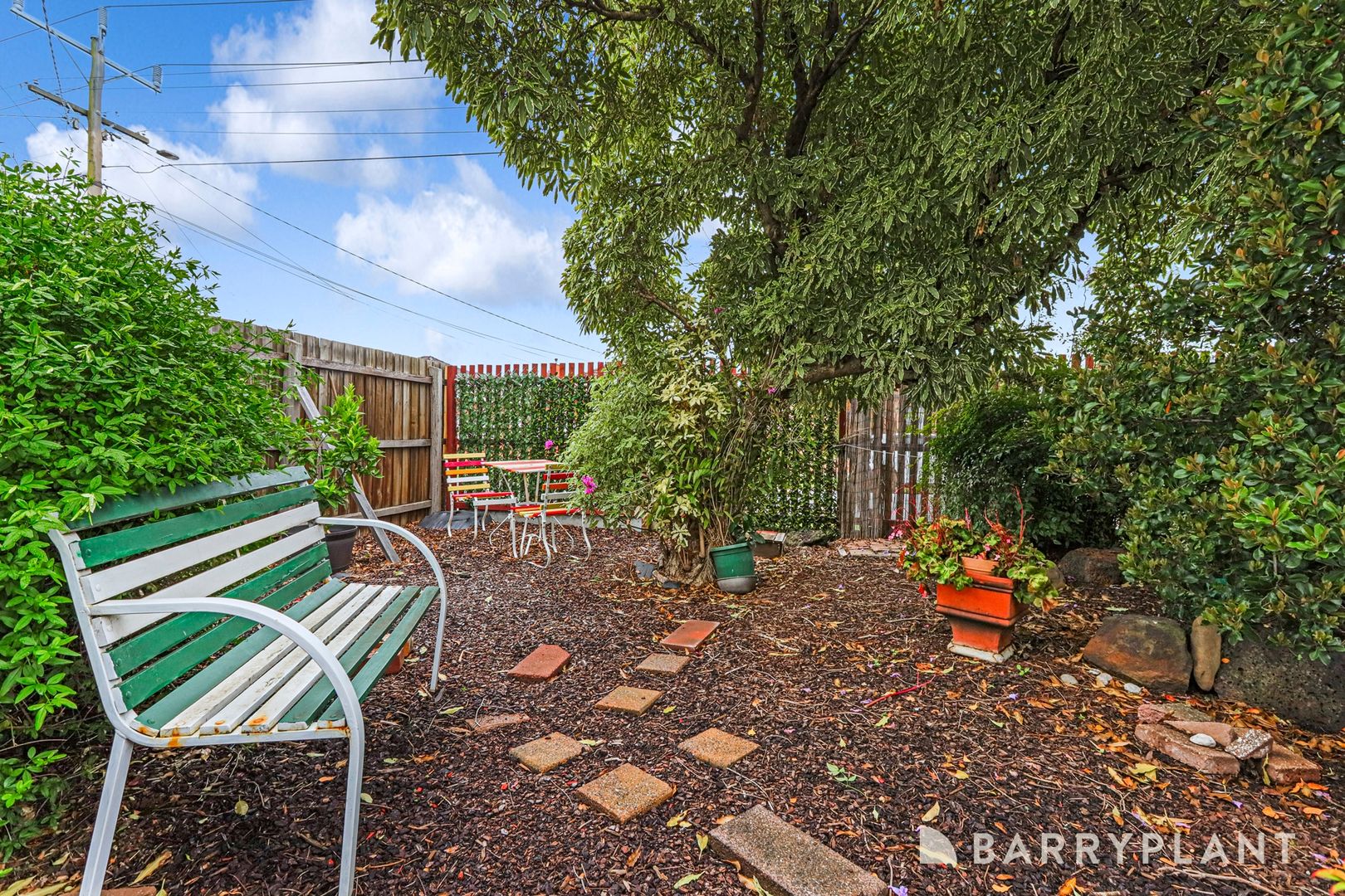 27 Whitesides Avenue, Sunshine West VIC 3020, Image 2