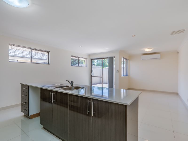 4/18 Gladstone Road, Armadale WA 6112, Image 0