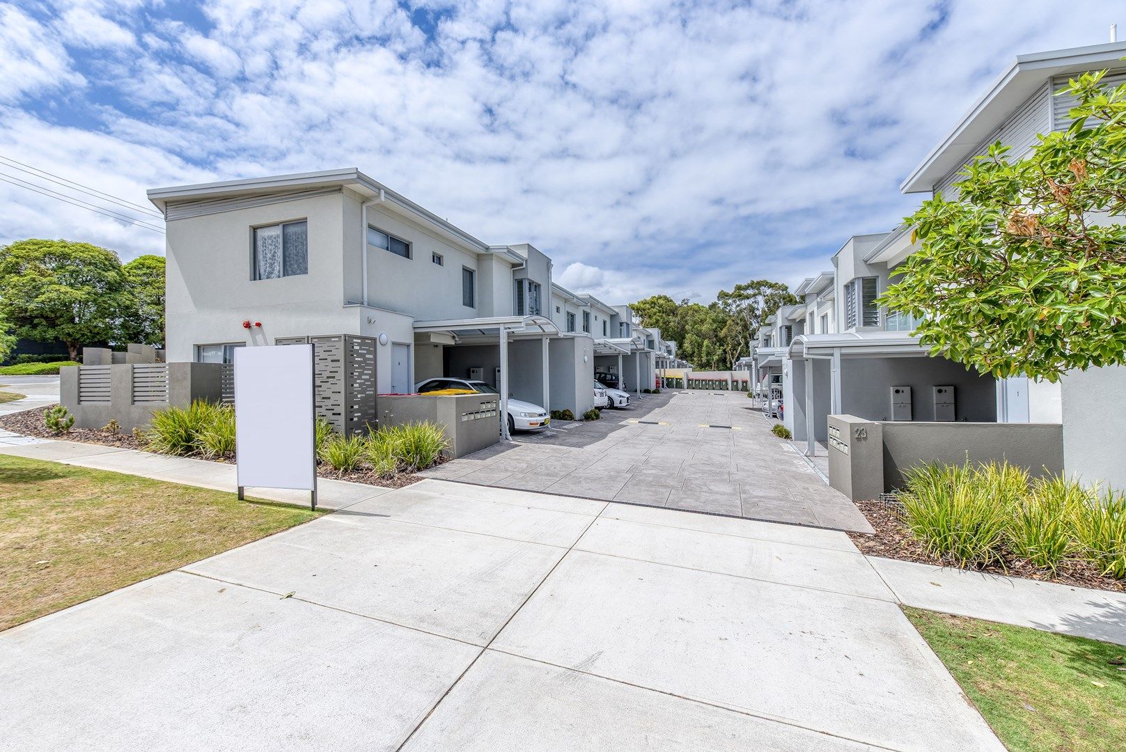 2 bedrooms Apartment / Unit / Flat in 3/23 Escot Road INNALOO WA, 6018