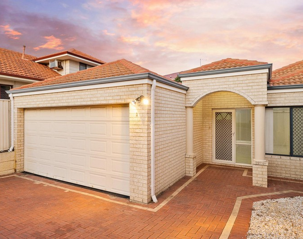 2/220A Royal Street, Yokine WA 6060