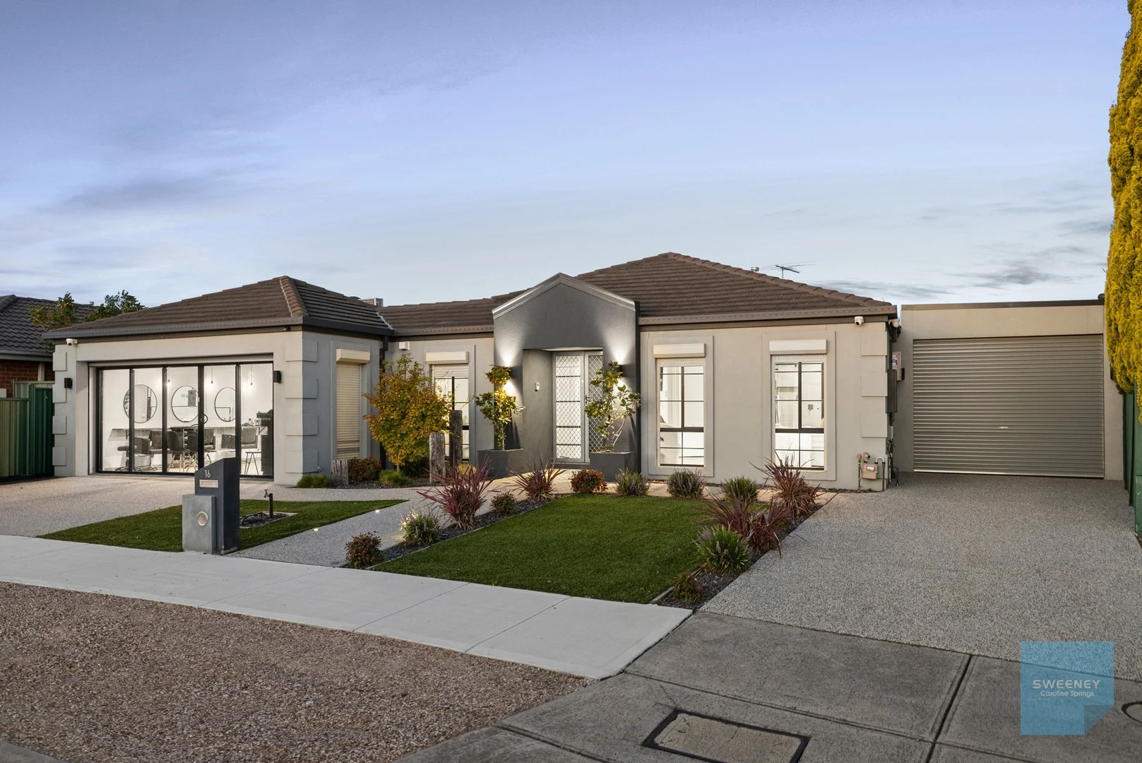 16 Niewand Avenue, Burnside VIC 3023