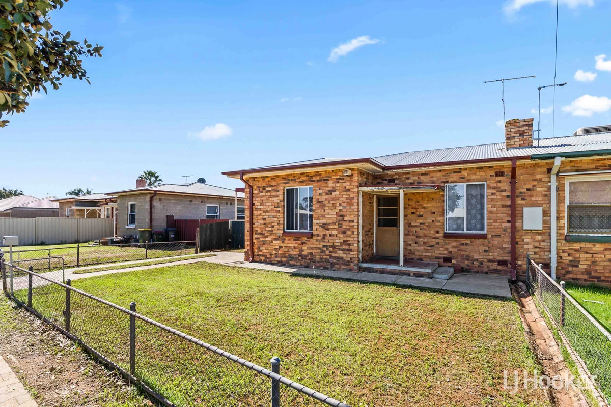 4 Hocking Street, Elizabeth Downs SA 5113