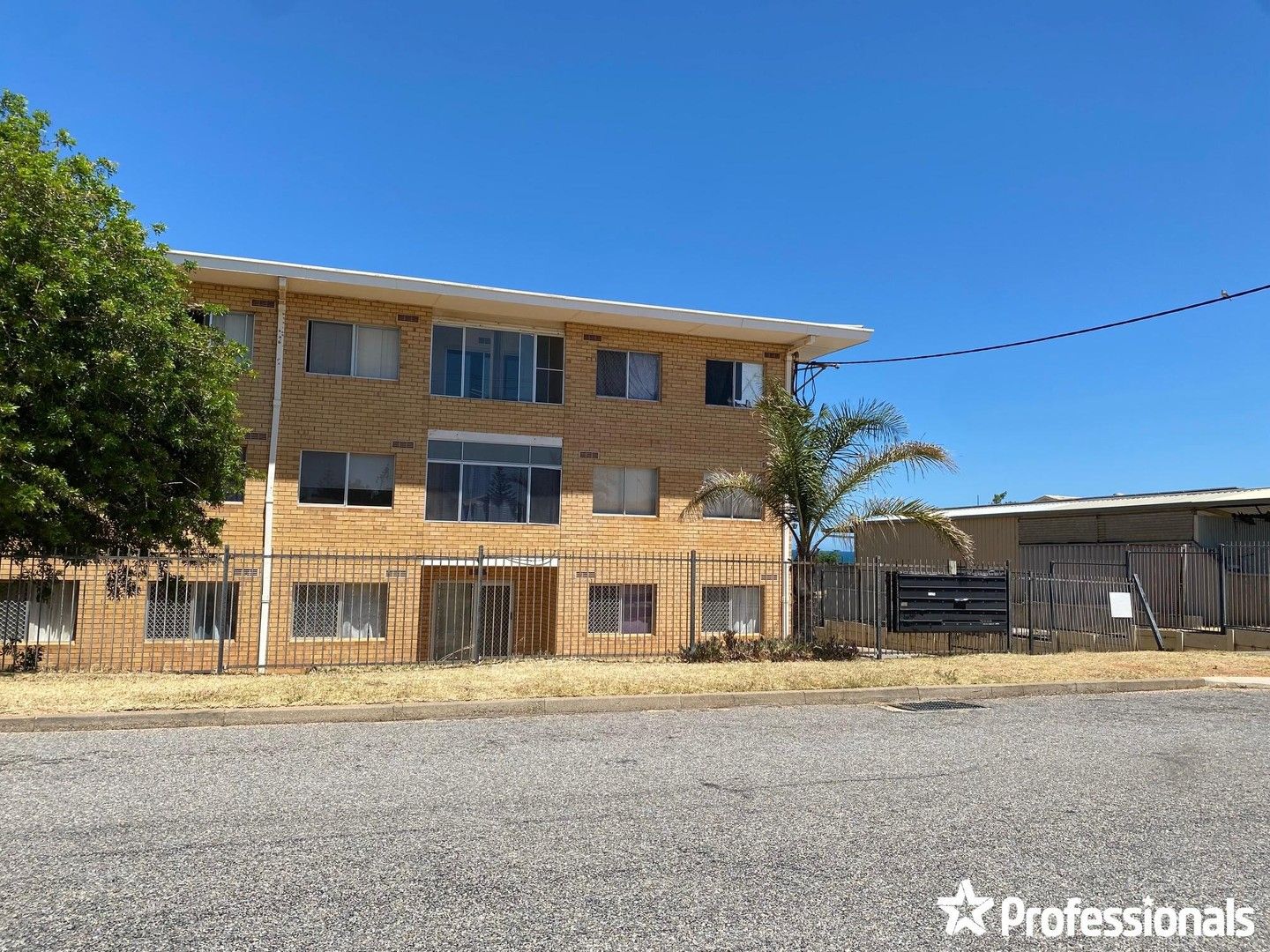 22/137 Road, Beresford WA 6530 House For Rent 250 Domain