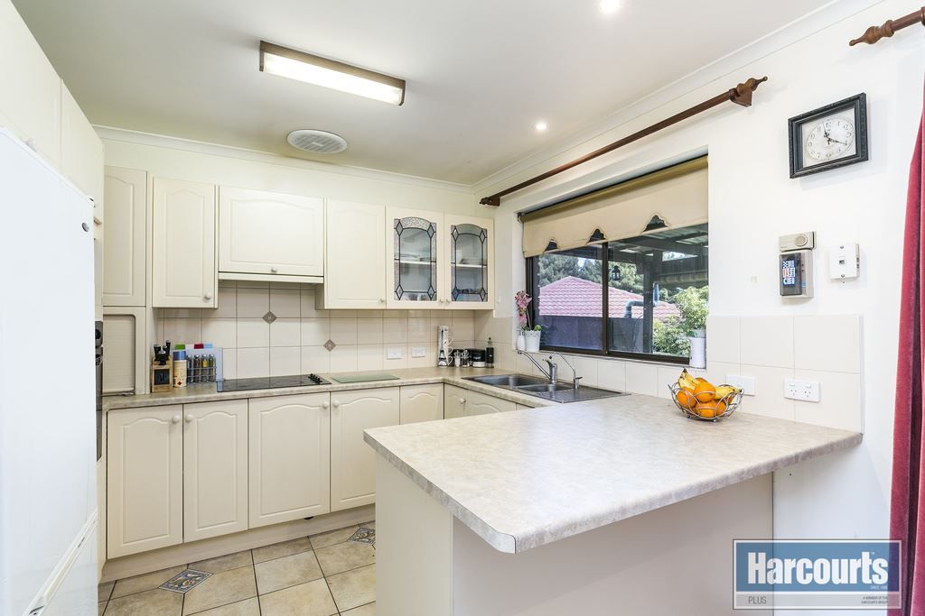 4 Balandra Street, Hallett Cove SA 5158, Image 1