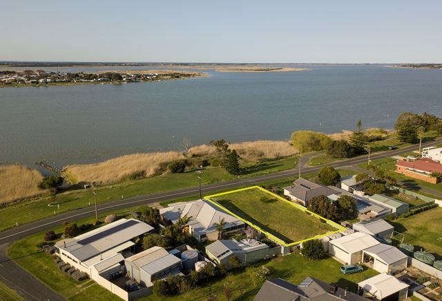 45 Captain Sturt Parade, Hindmarsh Island SA 5214, Image 2