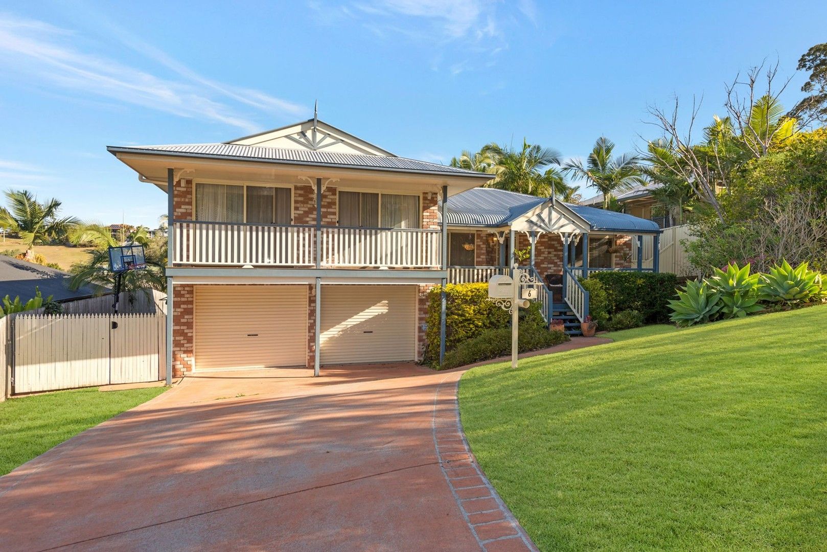 4 bedrooms House in 6 Lucas Crescent ORMEAU HILLS QLD, 4208