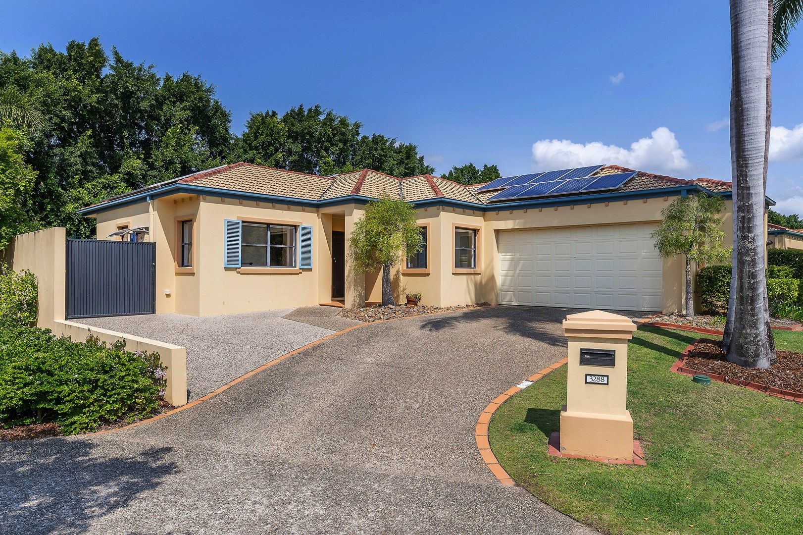 3288 Palladian Dr, Hope Island QLD 4212, Image 2