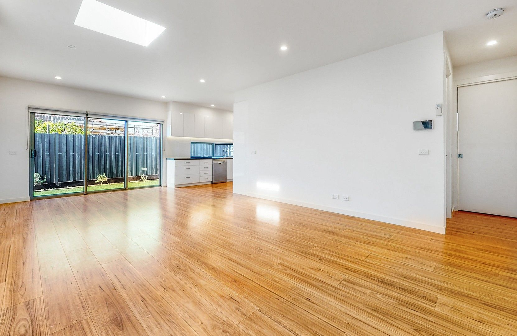 2 bedrooms Townhouse in 3/3-5 Adelaide Street MURRUMBEENA VIC, 3163