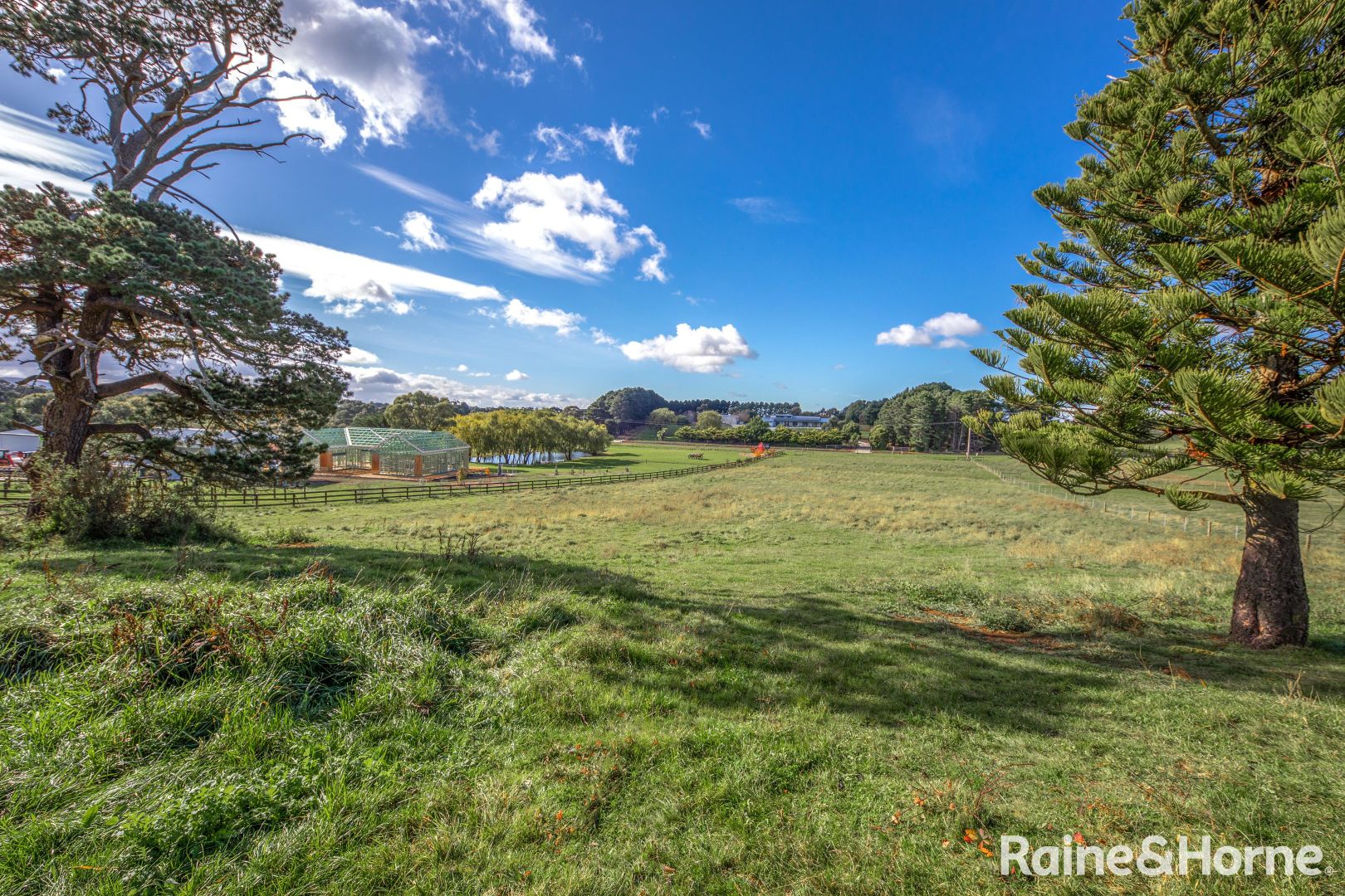 212 Panorama Drive, Gisborne VIC 3437, Image 2