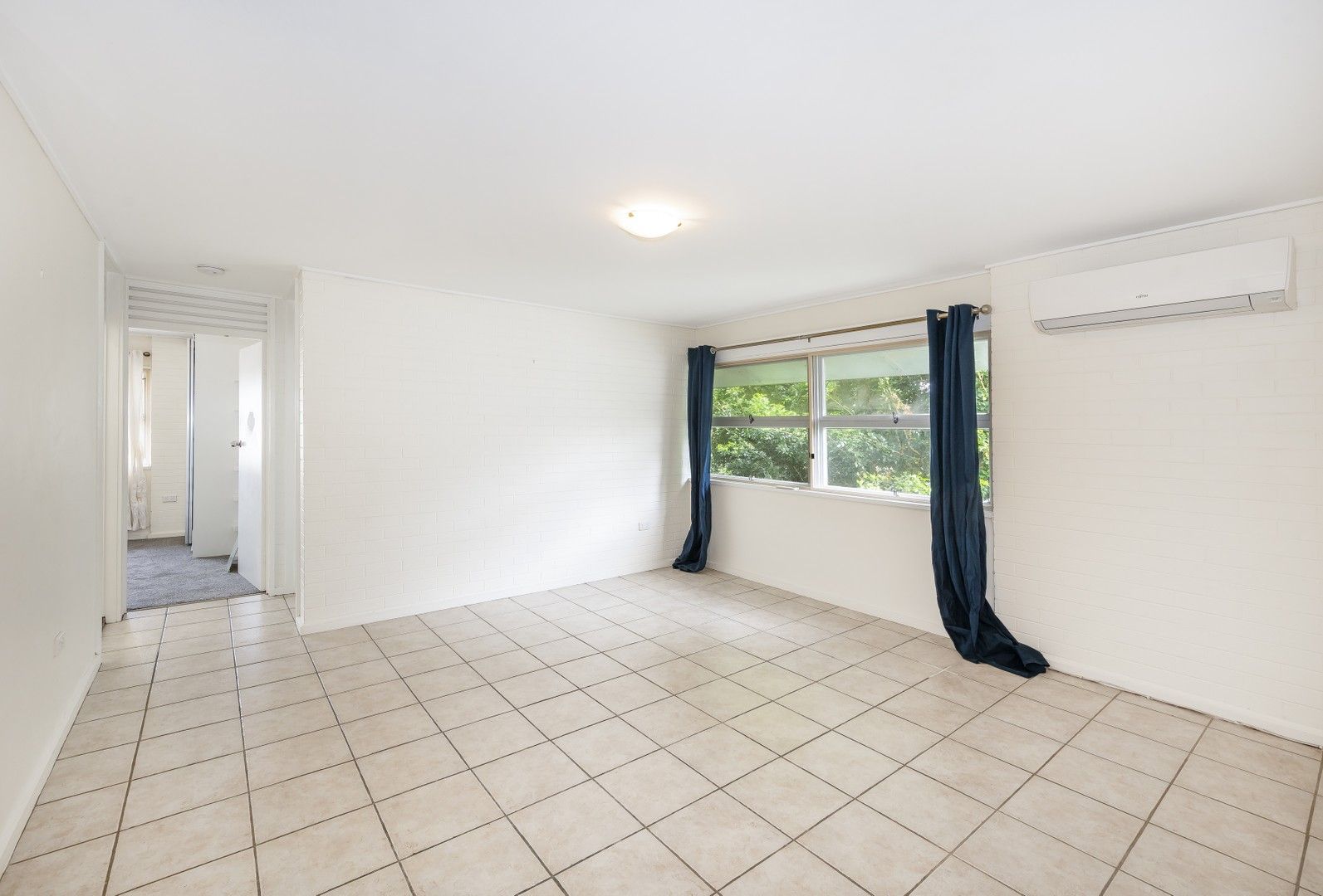 2 bedrooms Apartment / Unit / Flat in 1/70 Kent Road WOOLOOWIN QLD, 4030