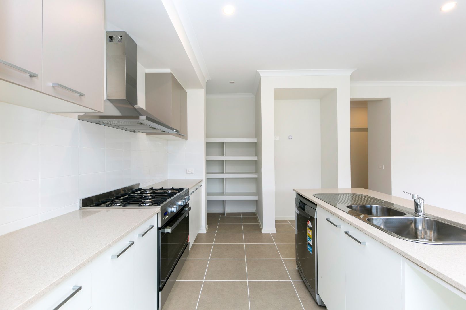 71 Largo Circuit, Junction Village VIC 3977 House For Rent Domain