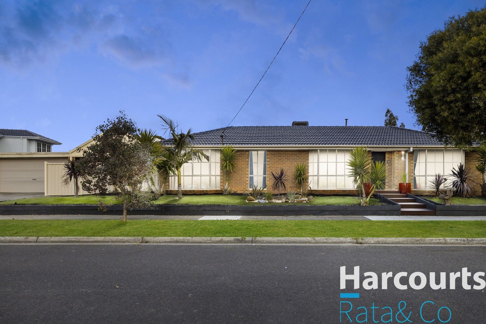 4 bedrooms House in 38 Farnborough Avenue CRAIGIEBURN VIC, 3064