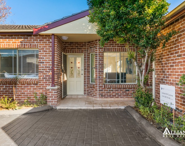 2/14 Kingston Avenue, Panania NSW 2213