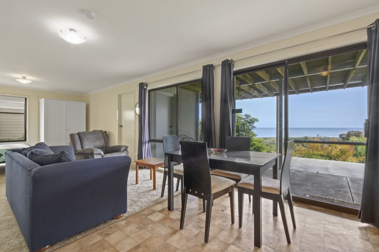 16 Ocean View Parade, Lakes Entrance VIC 3909, Image 1