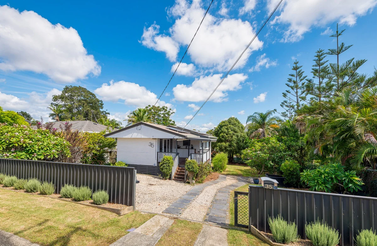 35 Grevillea Drive, Varsity Lakes QLD 4227