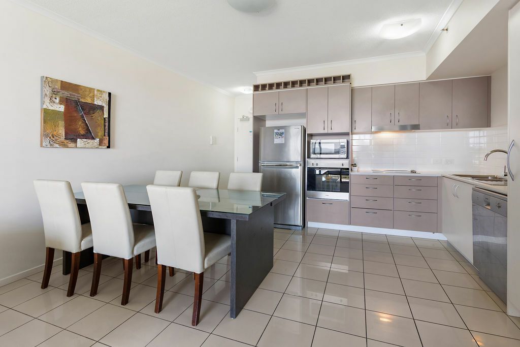 Unit 704/11 Ellenborough St, Woodend QLD 4305, Image 2