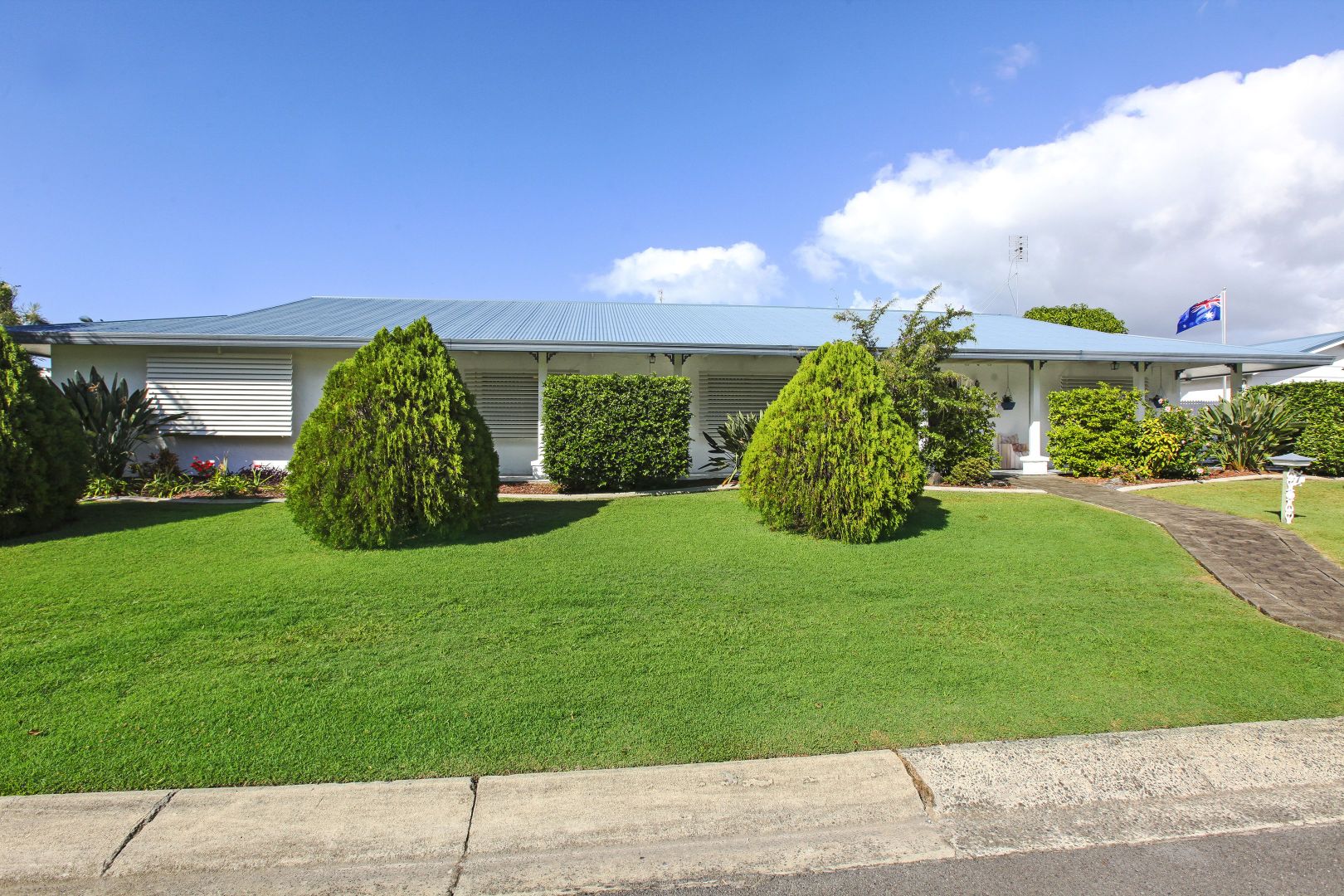 7 Kinloch Avenue, Benowa Waters QLD 4217, Image 1