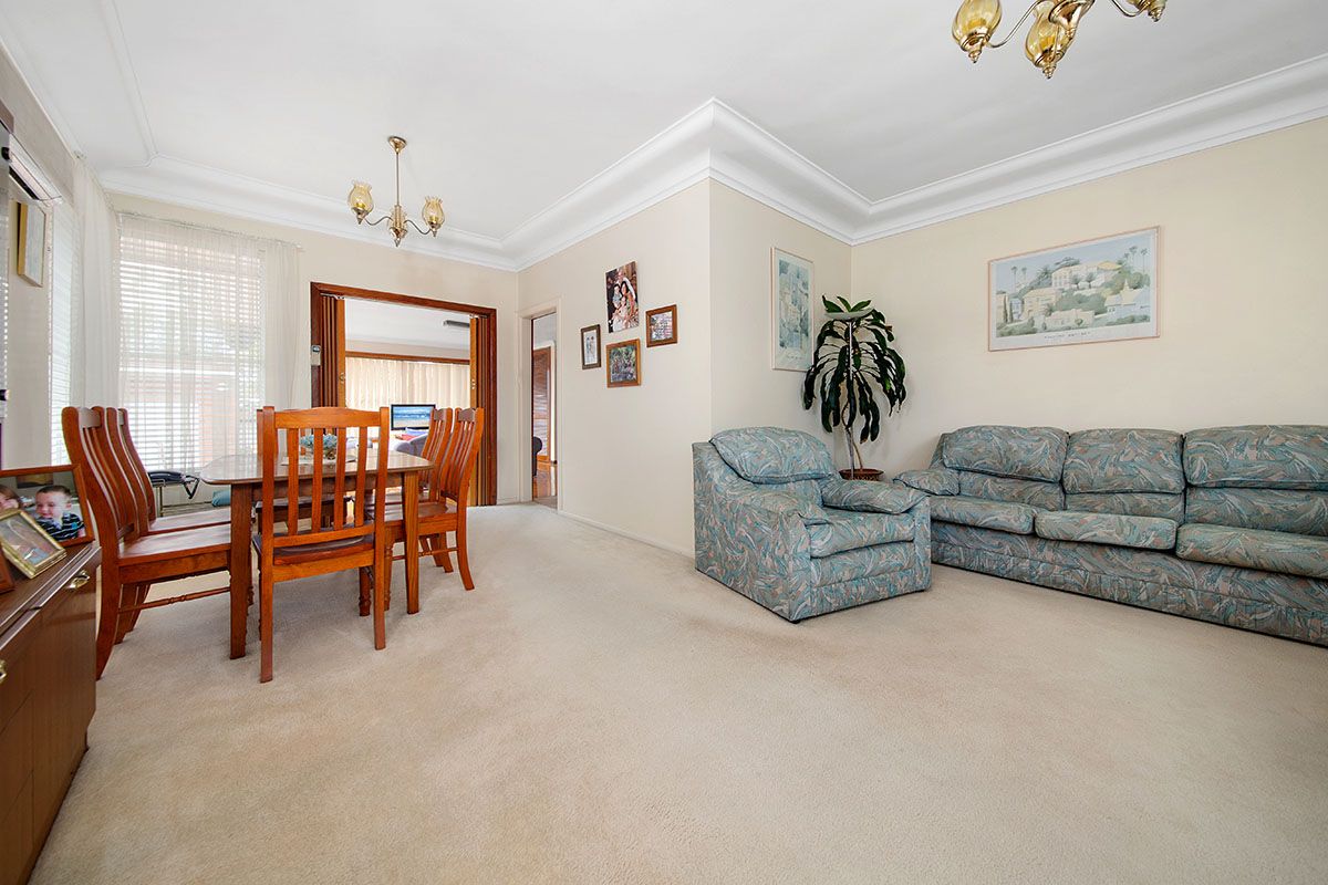 22 Bell Avenue, Beverly Hills NSW 2209, Image 2