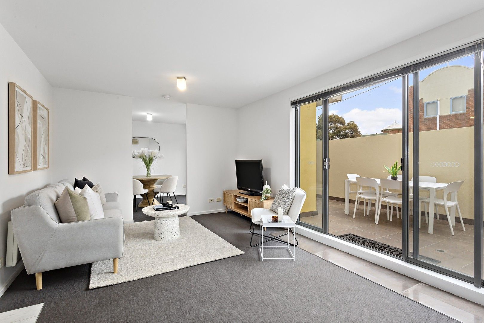 2 bedrooms Apartment / Unit / Flat in 23/1 Villiers Street NORTH MELBOURNE VIC, 3051