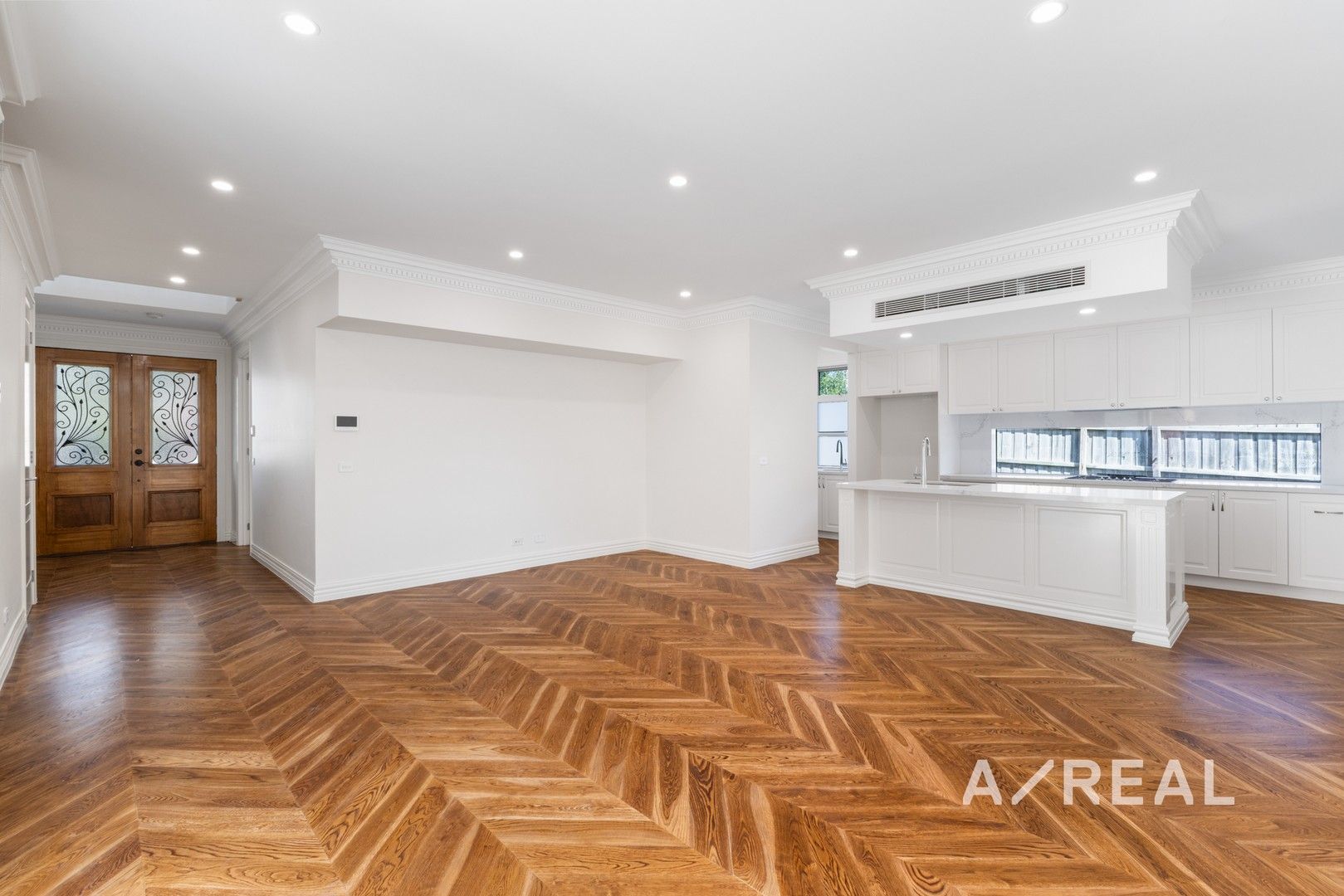 4 bedrooms House in 1/31 Gyton Avenue GLEN WAVERLEY VIC, 3150