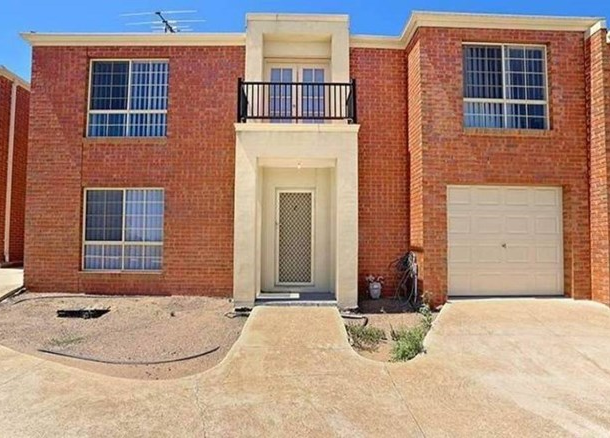 8/32 Papworth Place, Meadow Heights VIC 3048