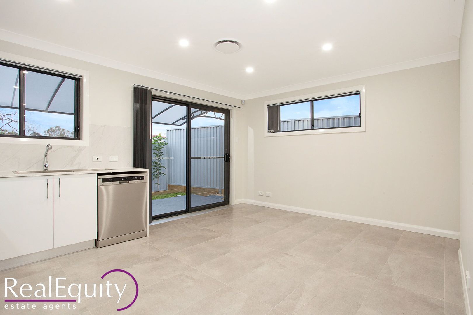 3/256 Epsom Road, Chipping Norton NSW 2170, Image 2