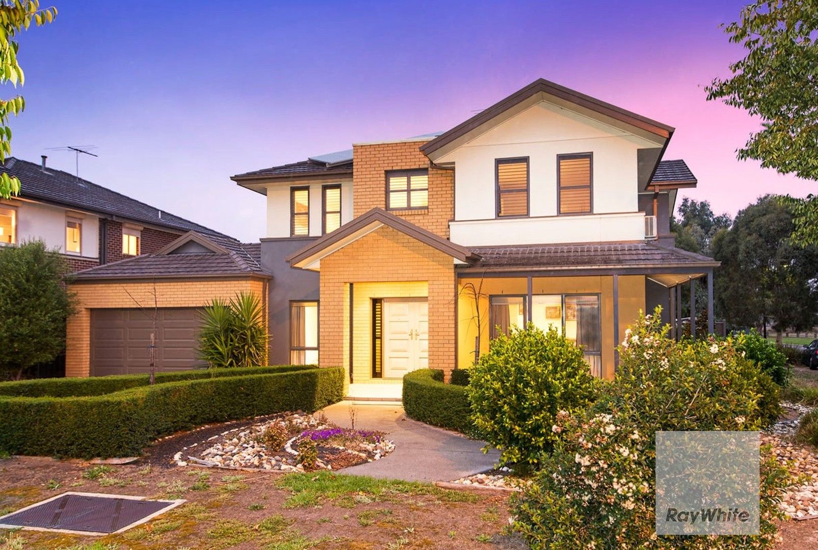 4 bedrooms House in 10 Hawkstowe Parade SOUTH MORANG VIC, 3752