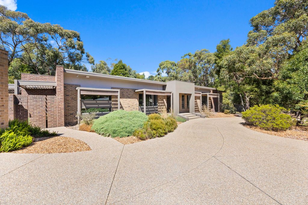 9 Yarra Gum Place, Mount Clear VIC 3350, Image 1