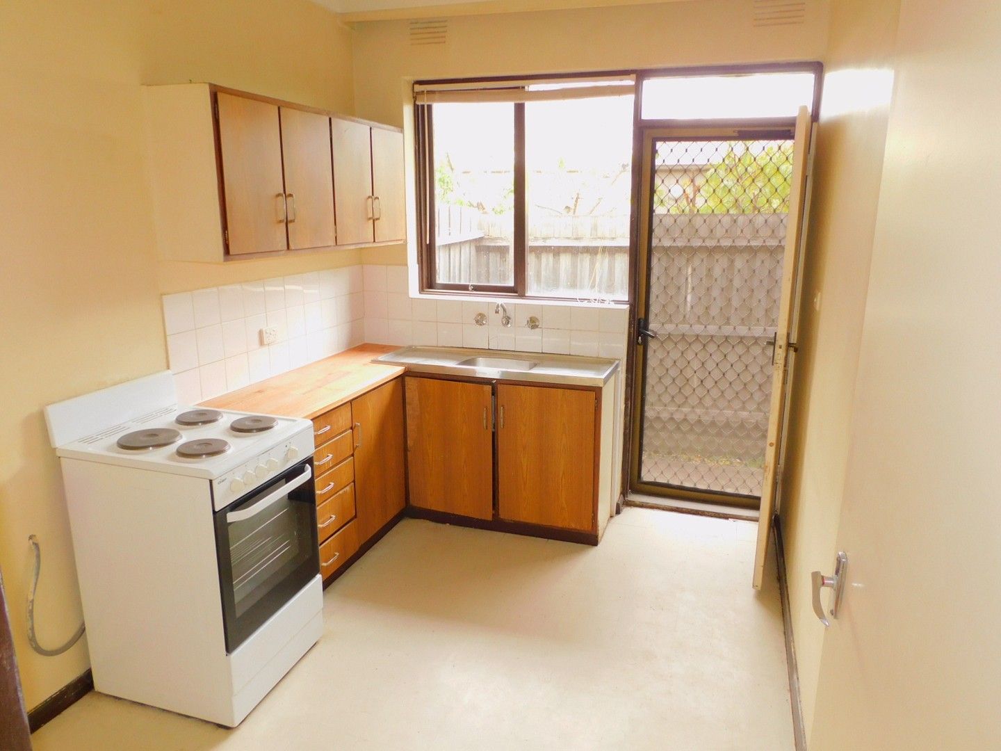 2 bedrooms Apartment / Unit / Flat in 6/45 Davies Str. BRUNSWICK VIC, 3056