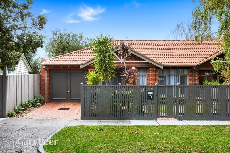 2 bedrooms Apartment / Unit / Flat in 1/3 Maroona Rd CARNEGIE VIC, 3163