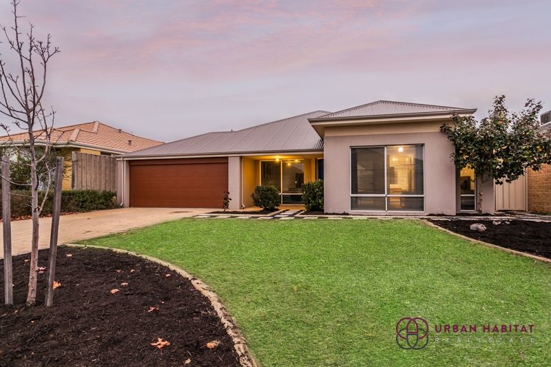 4 bedrooms House in 10 Sunstone Drive WELLARD WA, 6170