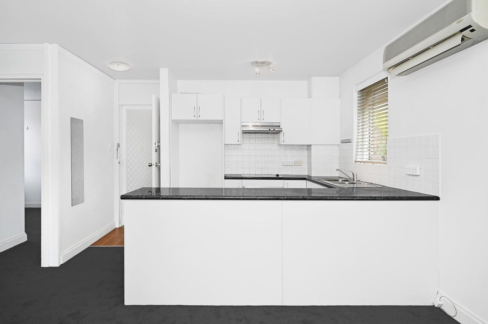 2 bedrooms Apartment / Unit / Flat in 2/8 Searl Road CRONULLA NSW, 2230