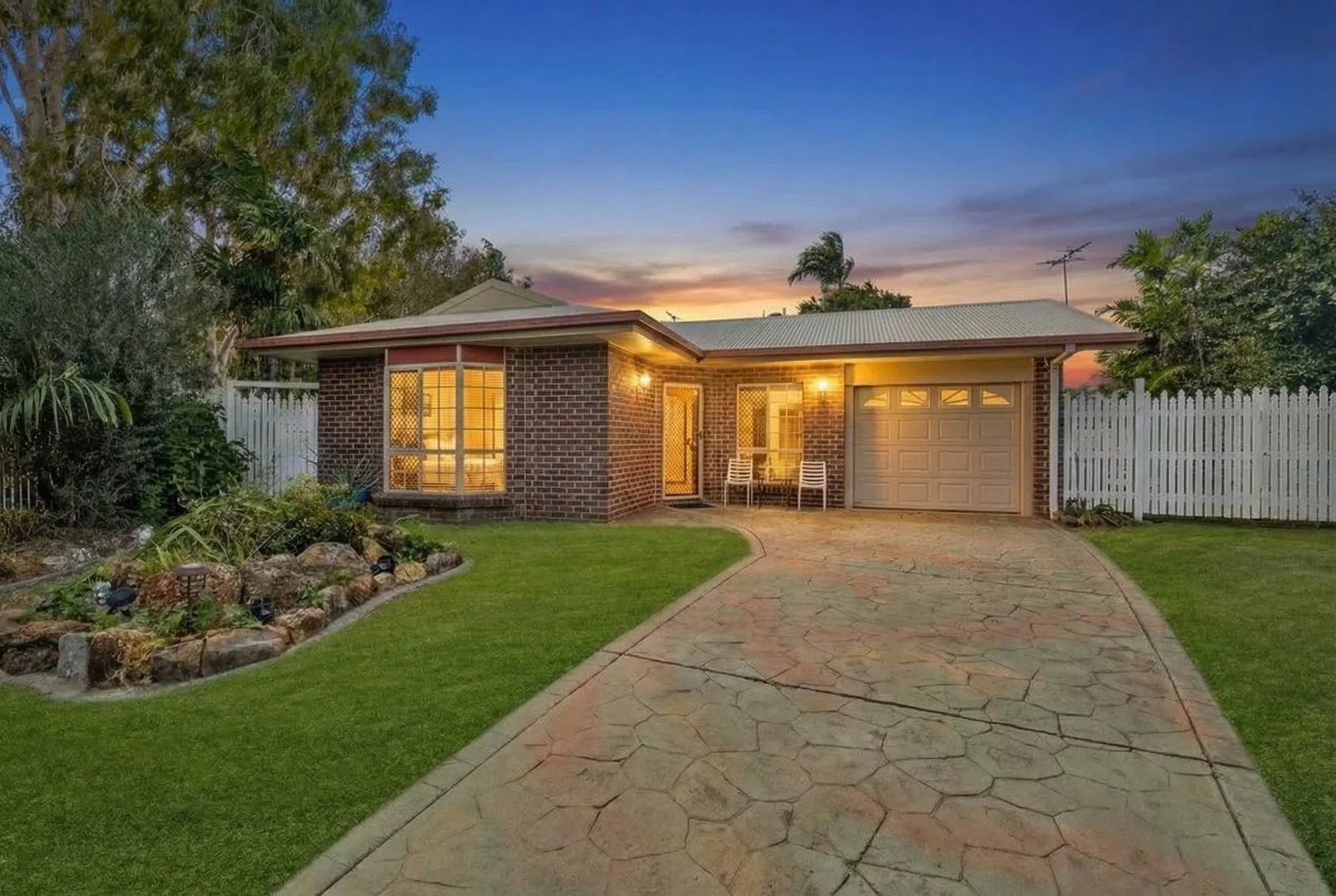 15 Carara Drive, Kawana QLD 4701