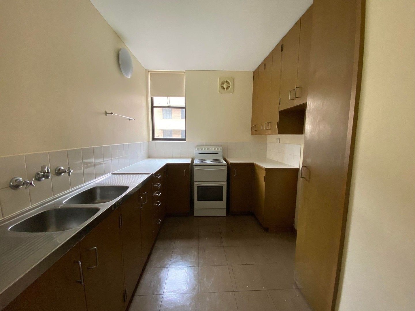 3 bedrooms Apartment / Unit / Flat in 3/254 Cardigan Street CARLTON VIC, 3053