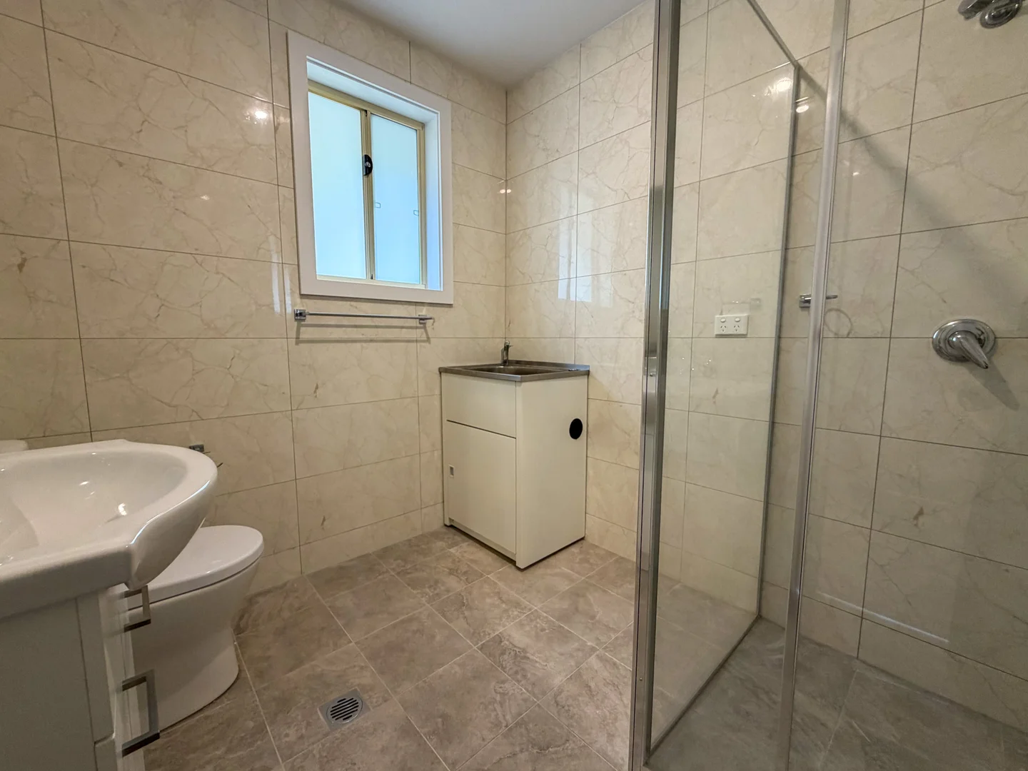 Additional image 5 of 4a Page Close, Minto NSW 2566