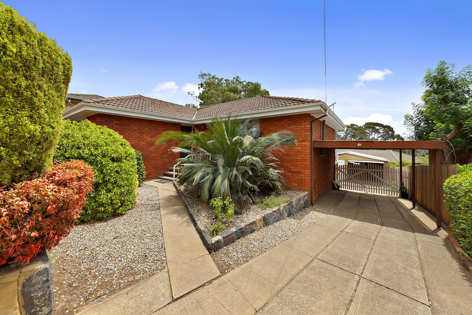 24 Bendora Avenue, Queanbeyan NSW 2620, Image 1