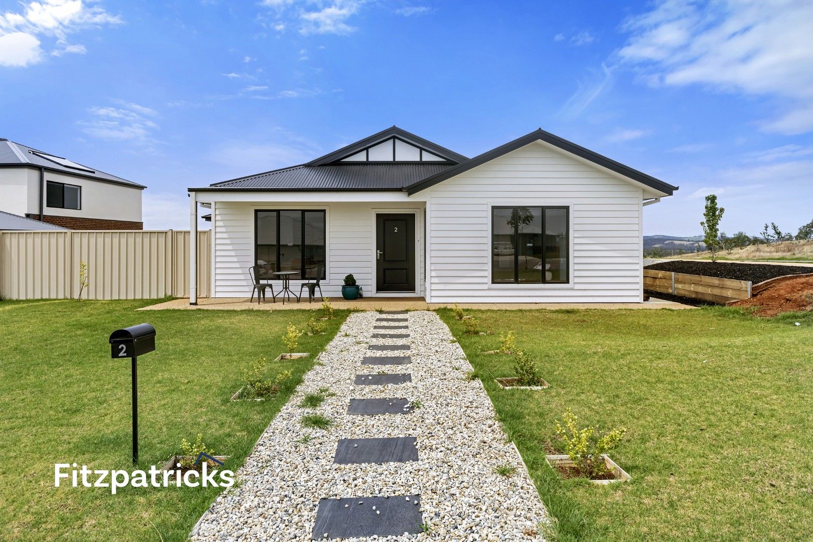 4 bedrooms House in 2 Wyoming Avenue GOBBAGOMBALIN NSW, 2650