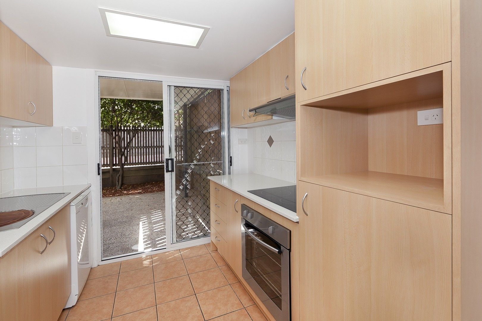 2 bedrooms Townhouse in 1/48 Ernest Street MORNINGSIDE QLD, 4170