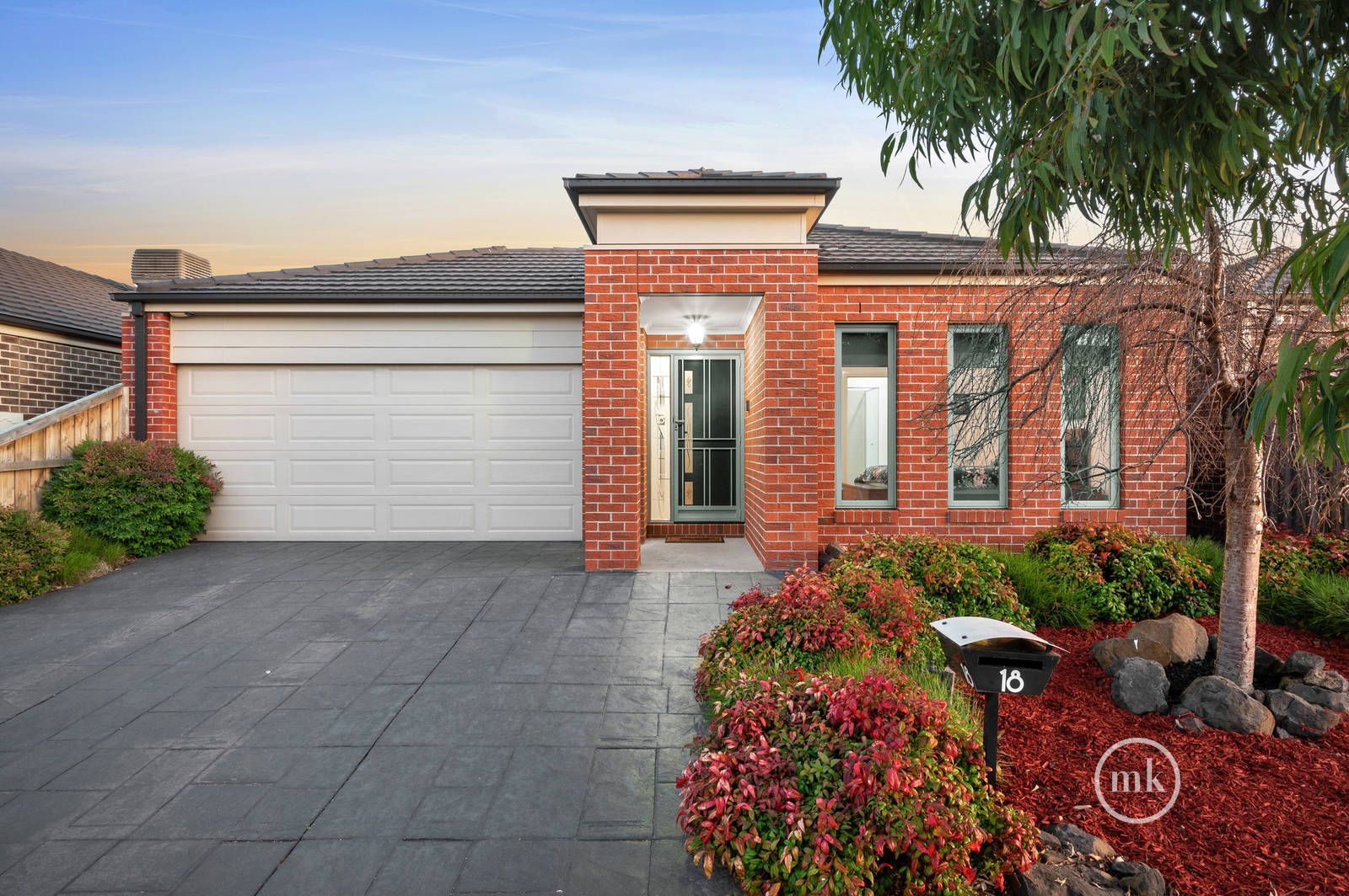 18 Applegum Drive, South Morang VIC 3752, Image 0