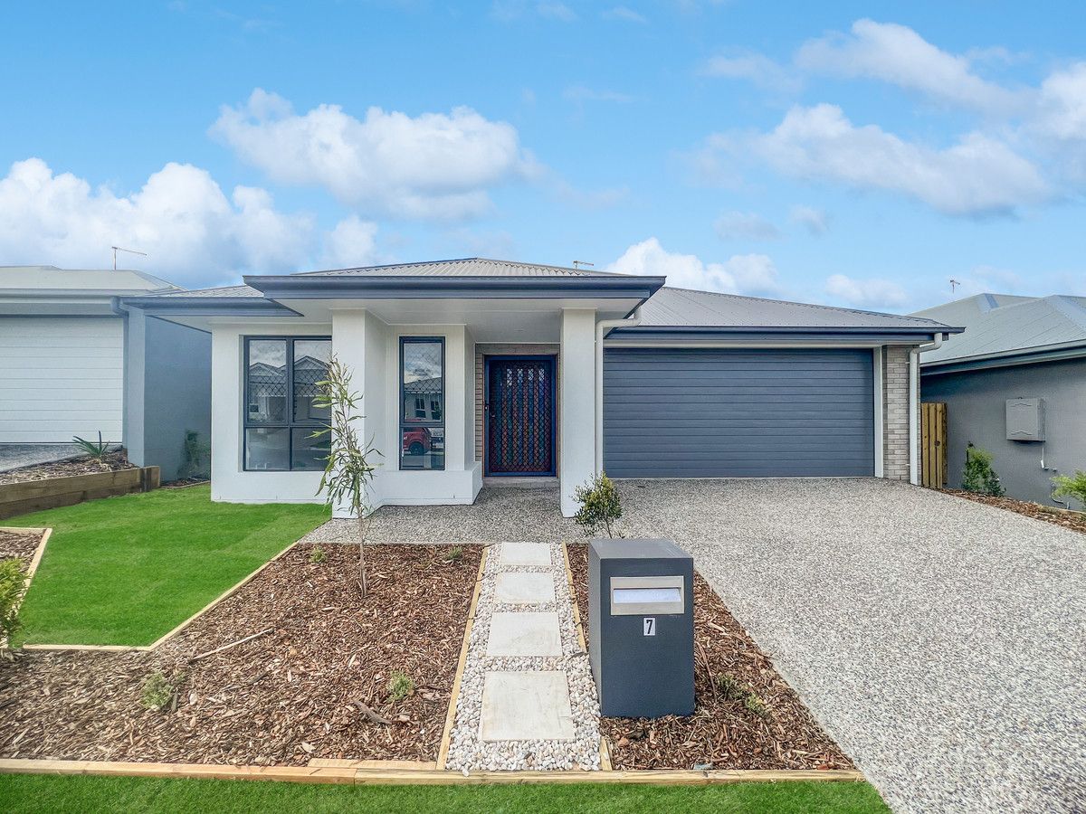 4 bedrooms House in 7 Hunt Street WHITE ROCK QLD, 4306