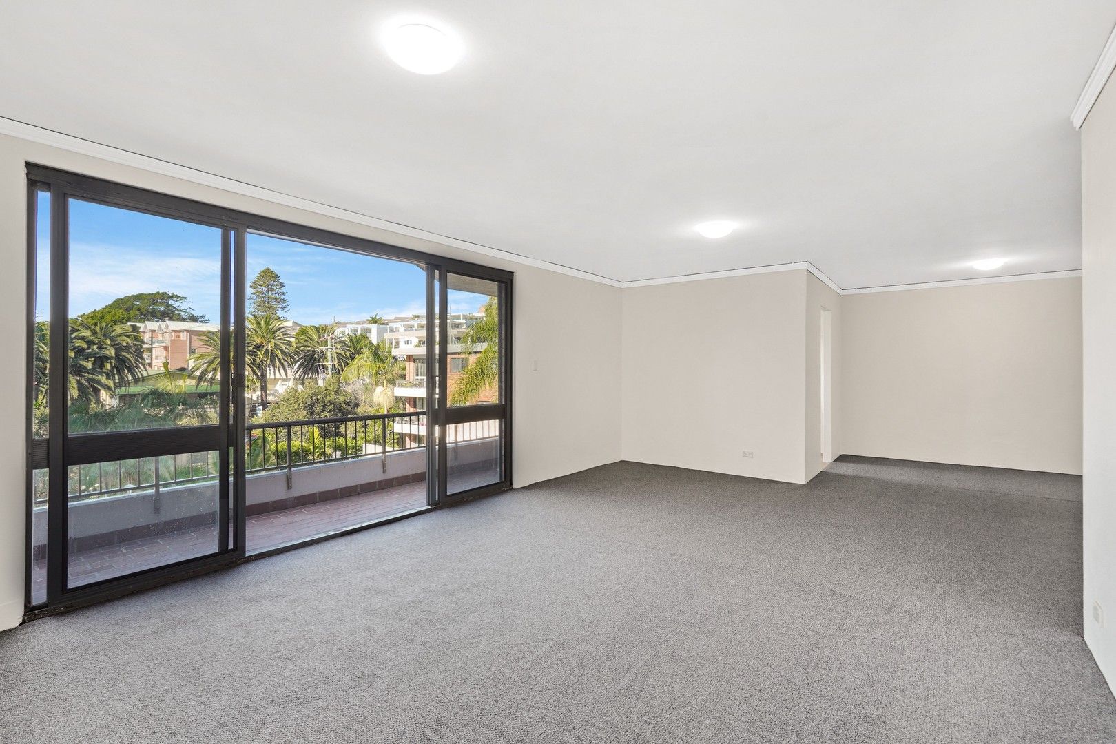 16/13 Campbell Crescent, Terrigal NSW 2260, Image 2