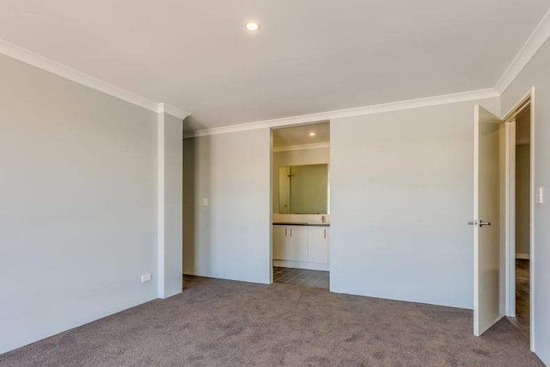 21 Carbeen View, Piara Waters WA 6112, Image 1