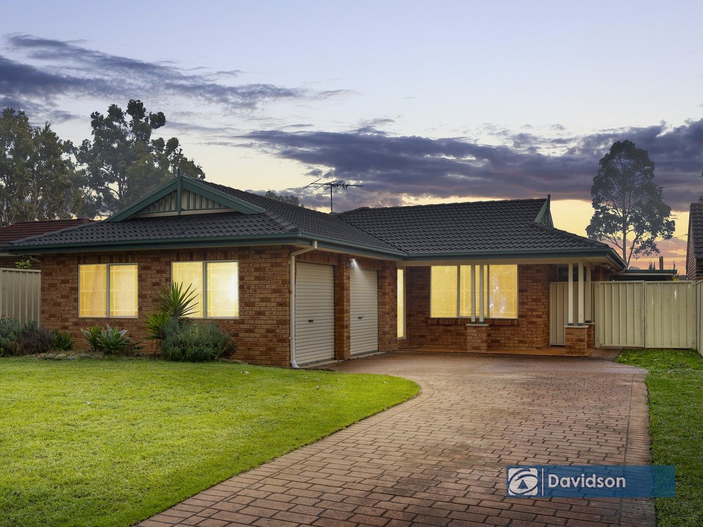 2 Kinross Court, Wattle Grove NSW 2173, Image 0