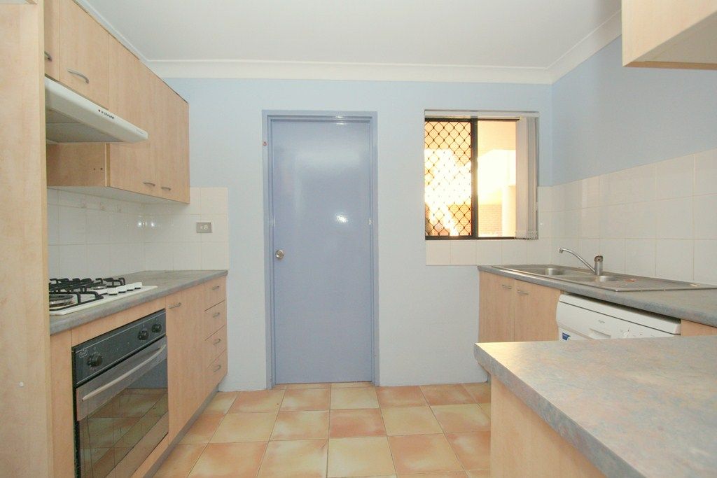 16/170-176 Greenacre Road, Bankstown NSW 2200, Image 2