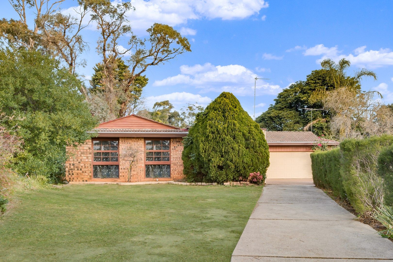 44 Tallowwood Crescent, Bradbury NSW 2560, Image 0