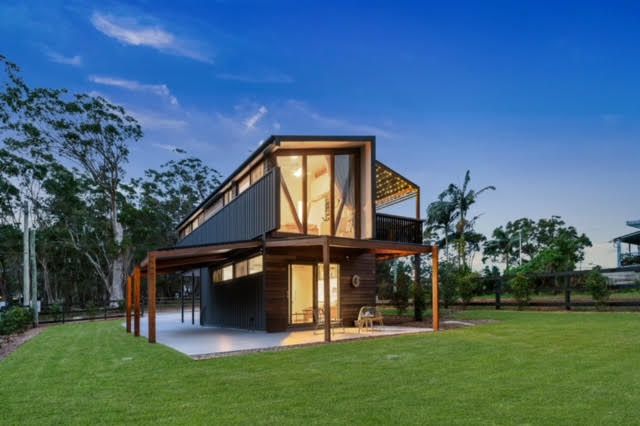 3 bedrooms House in 80 Falconhurst Road RUSSELL ISLAND QLD, 4184