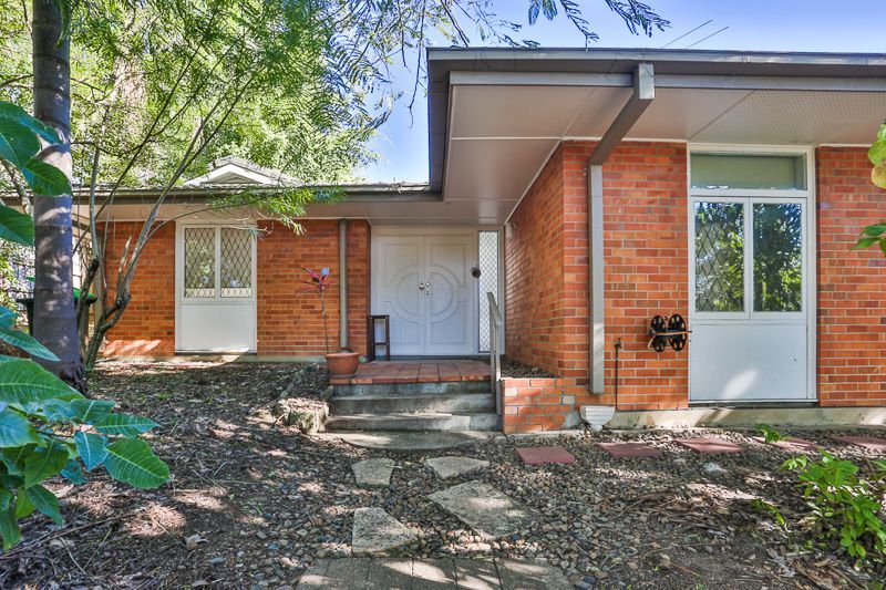 4 bedrooms House in 1/153 Honour Avenue CHELMER QLD, 4068